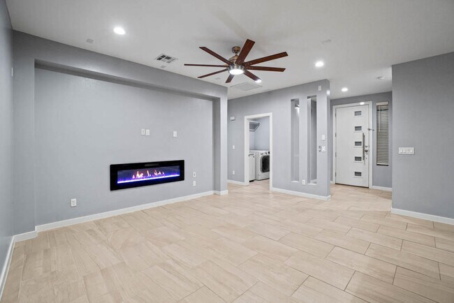 Foto del edificio - 13847 Sandy Pne Wy