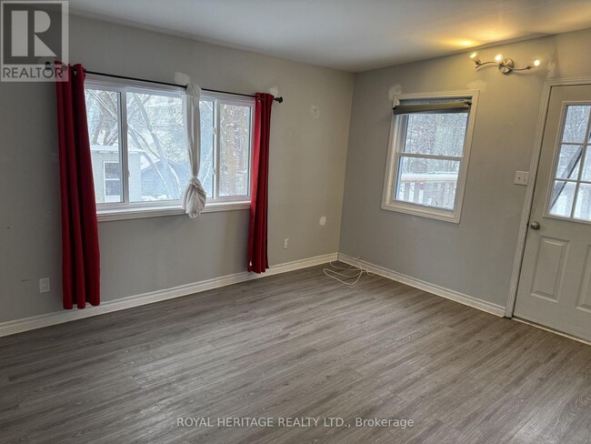 Building Photo - 20 Oliphant St