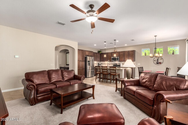 Foto del edificio - 16508 W Almeria Rd