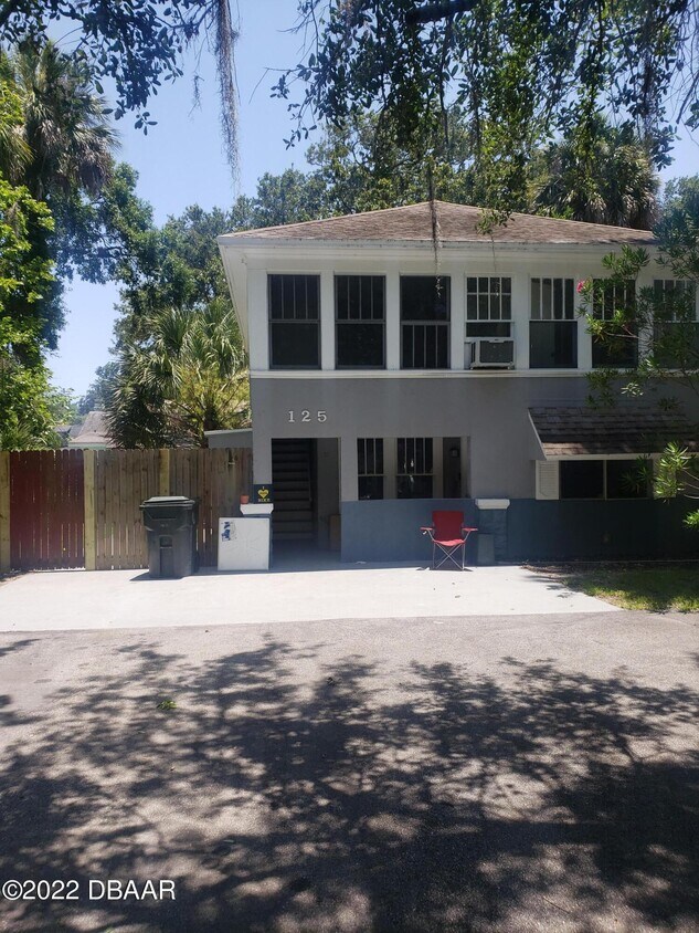 Primary Photo - 125 Palm Pl