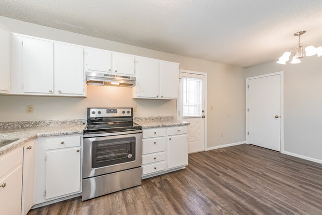 Foto del edificio - 1100 NE Bryco Dr