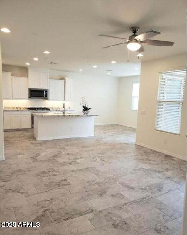 Foto del edificio - 1912 E Rosemary Dr