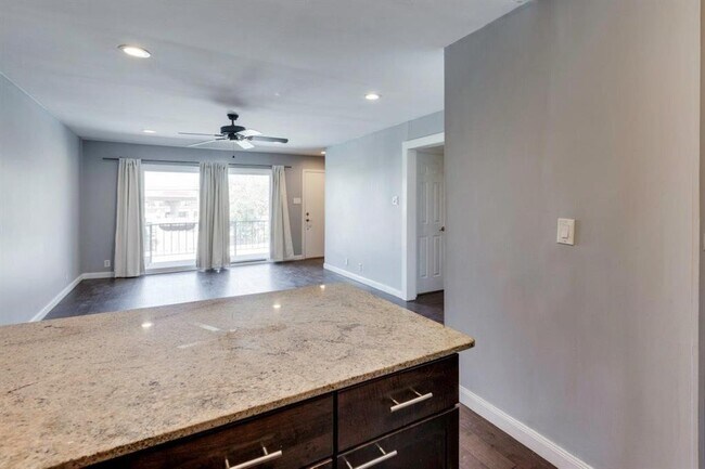Building Photo - 5325 Fleetwood Oaks Ave