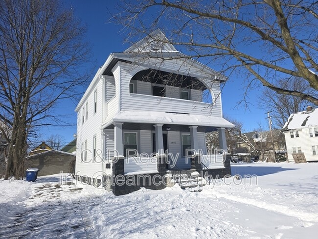 Building Photo - 2800 E 124th St