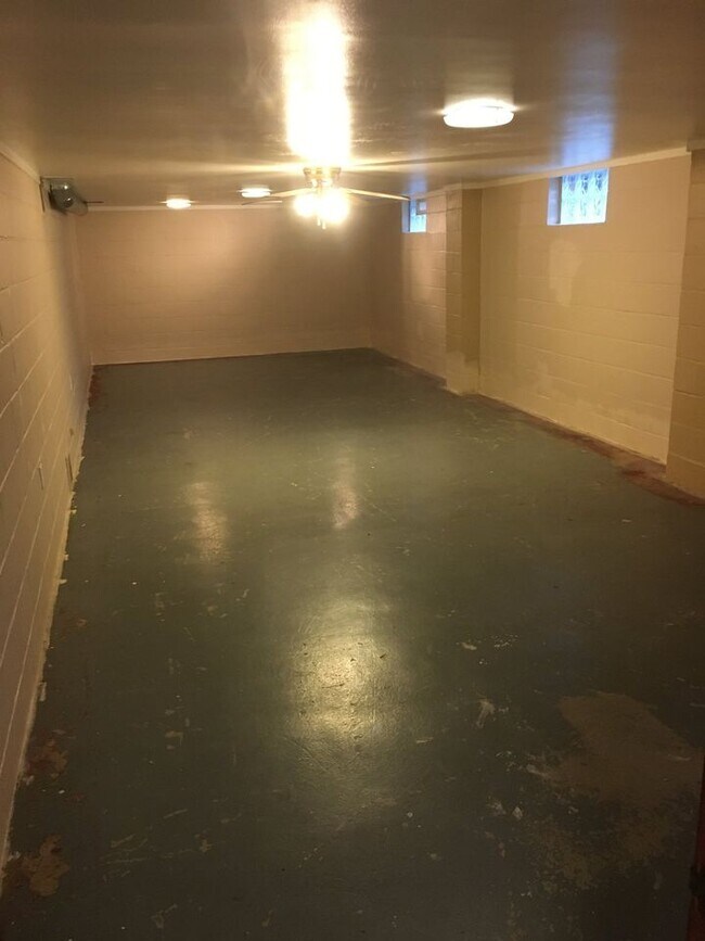 Foto del edificio - 1341 W 25th St