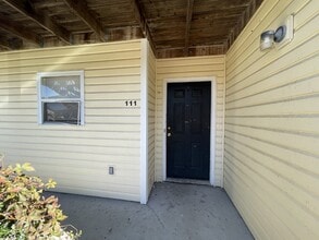 Building Photo - 101 Hall St