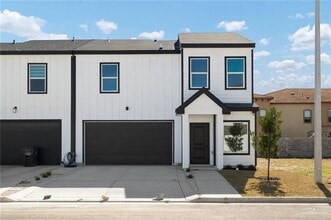 Building Photo - 18 Stablewood