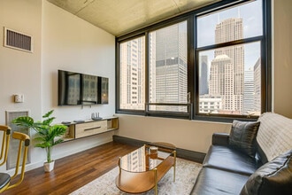 Building Photo - 235 W Van Buren St