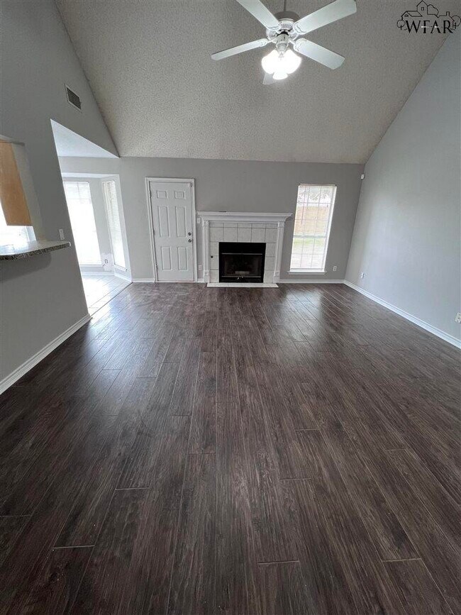 Foto del edificio - 5316 Pebblestone Dr