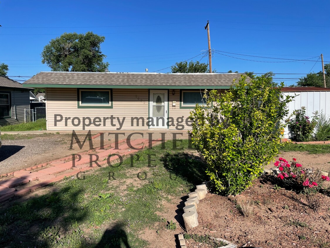 Foto principal - Cute 2 bed 1.5 bath in Avondale with a din...