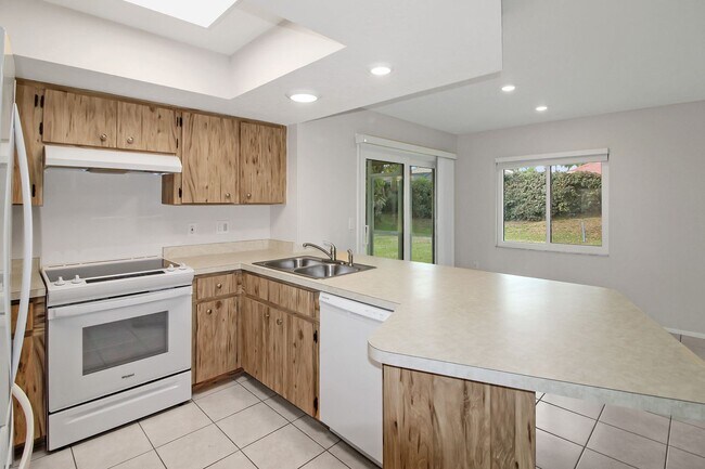 Foto del edificio - Hourglass Lakes Annual Home for Rent