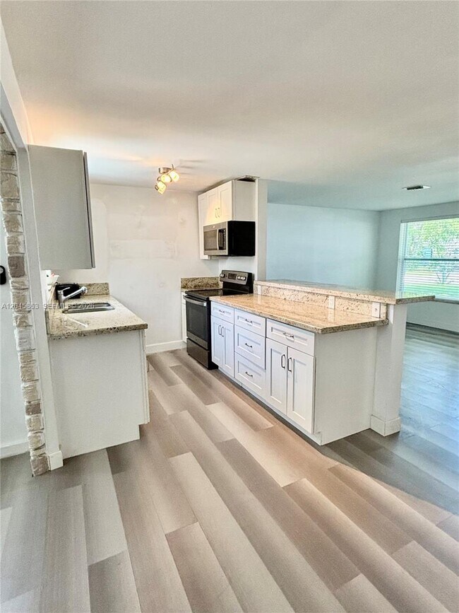Foto del edificio - 5809 Sullivan Rd