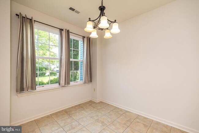 Building Photo - 82 Carousel Cir