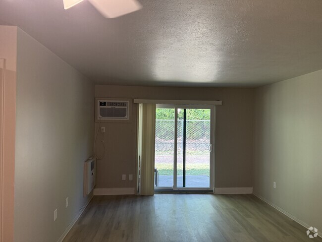 Building Photo - 23881 David Dr