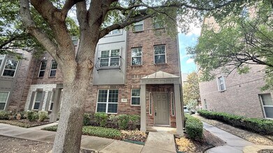 Building Photo - 3912 Amberwood Dr
