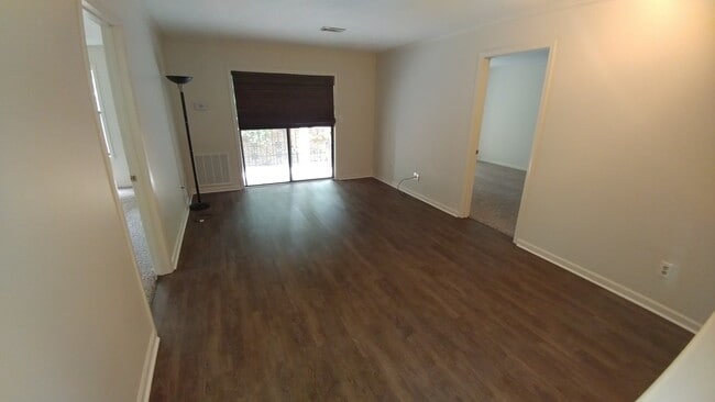 Building Photo - Nice 2 bedroom 2 bath condo - Great Location