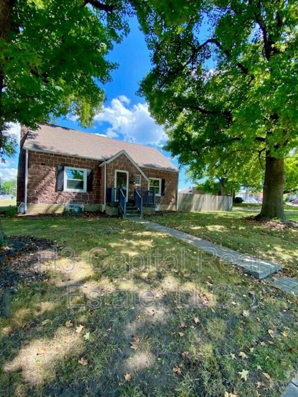 Foto principal - 702 S Cherry St