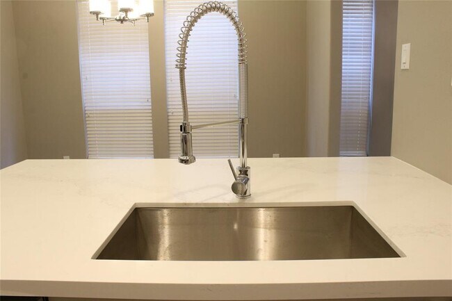 Foto del edificio - 13527 Brookbluff Ln