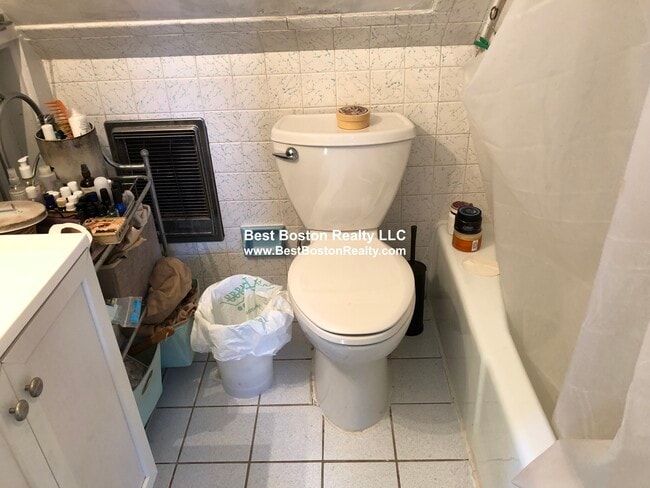 Building Photo - 220 Concord Ave