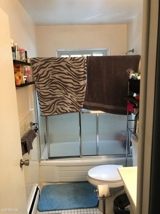 Foto del edificio - 1 br, 1 bath Condo - 2859 E Maple Rd