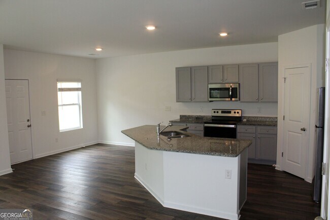 Foto del edificio - 9220 Golfview Cir