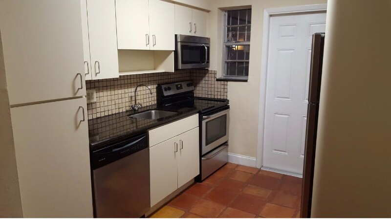 Foto principal - 3161 McDonald St