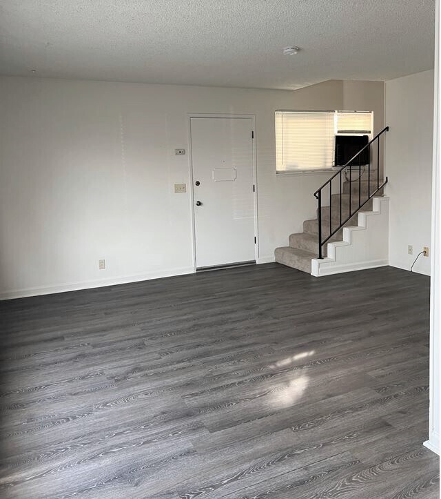 Family Room Facing Front Door - 4536 Hamilton Ave