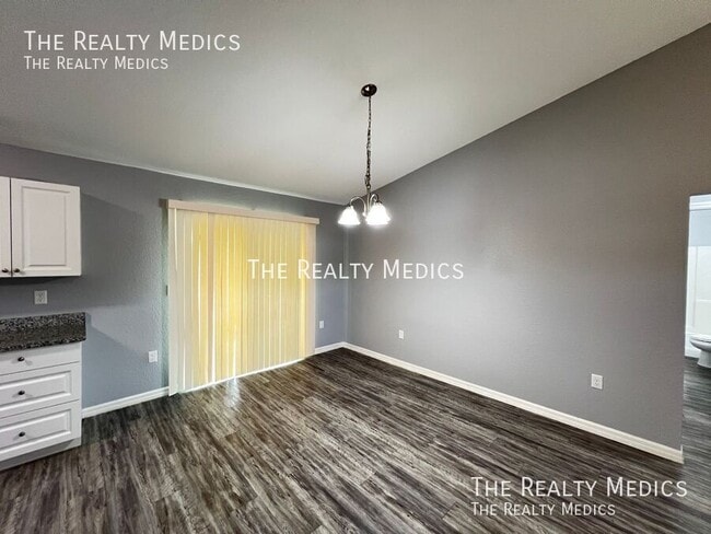 Building Photo - 2839 SW 165th Pl