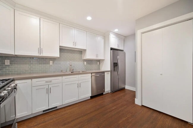 Building Photo - 2131 51st St