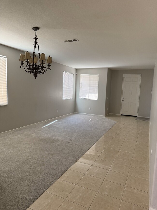 Foto del edificio - "Spacious 6-Bedroom Moreno Valley Haven wi...