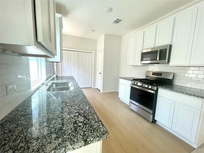 Building Photo - 340 Kenai Dr