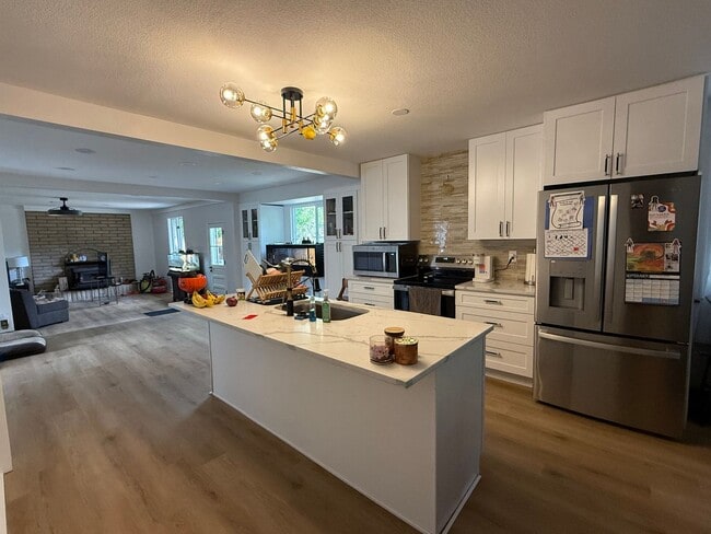 Building Photo - Beautifully Updated Broomfield Home with M...