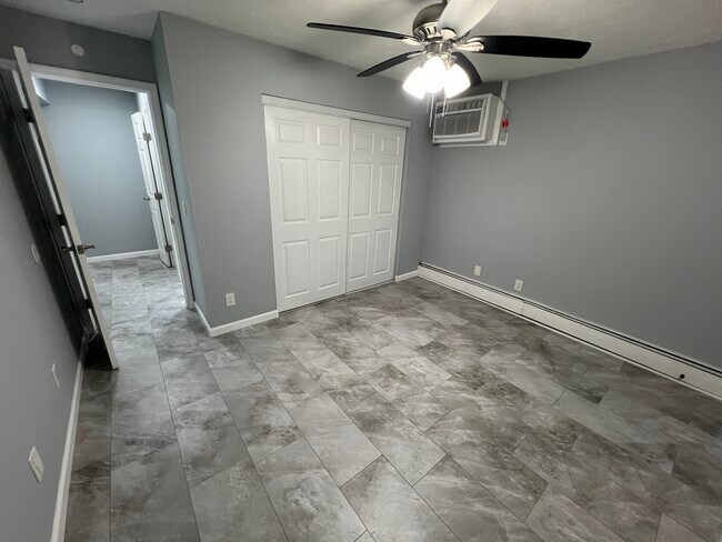 Foto del edificio - 4905 Chalet Dr