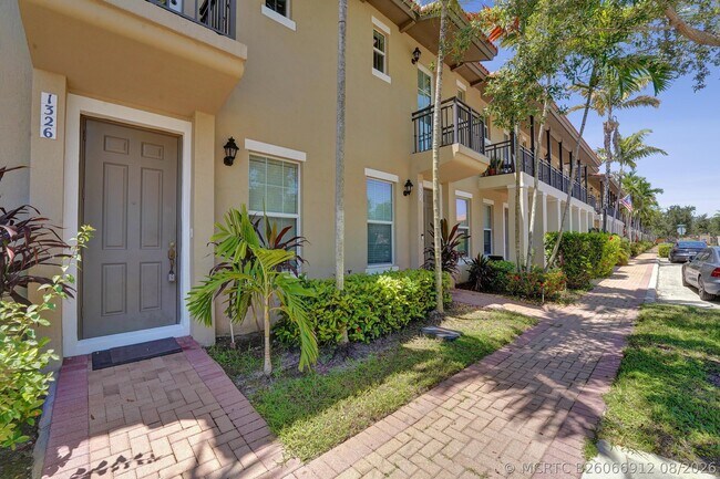 Building Photo - 1326 SW 147th Ter