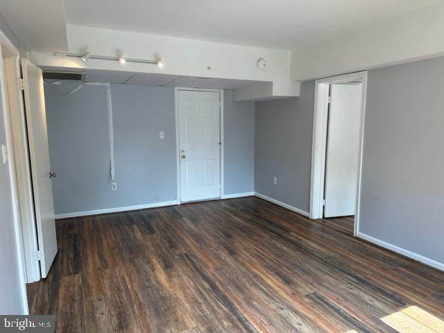 Building Photo - 1816 Queens Ln