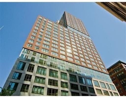 Building Photo - 400 Stuart St