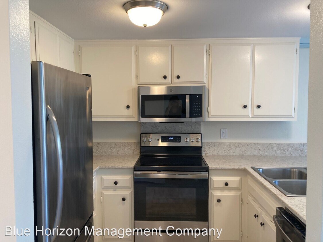 Primary Photo - 2 br, 1.5 bath House - 7072 Marymount Way