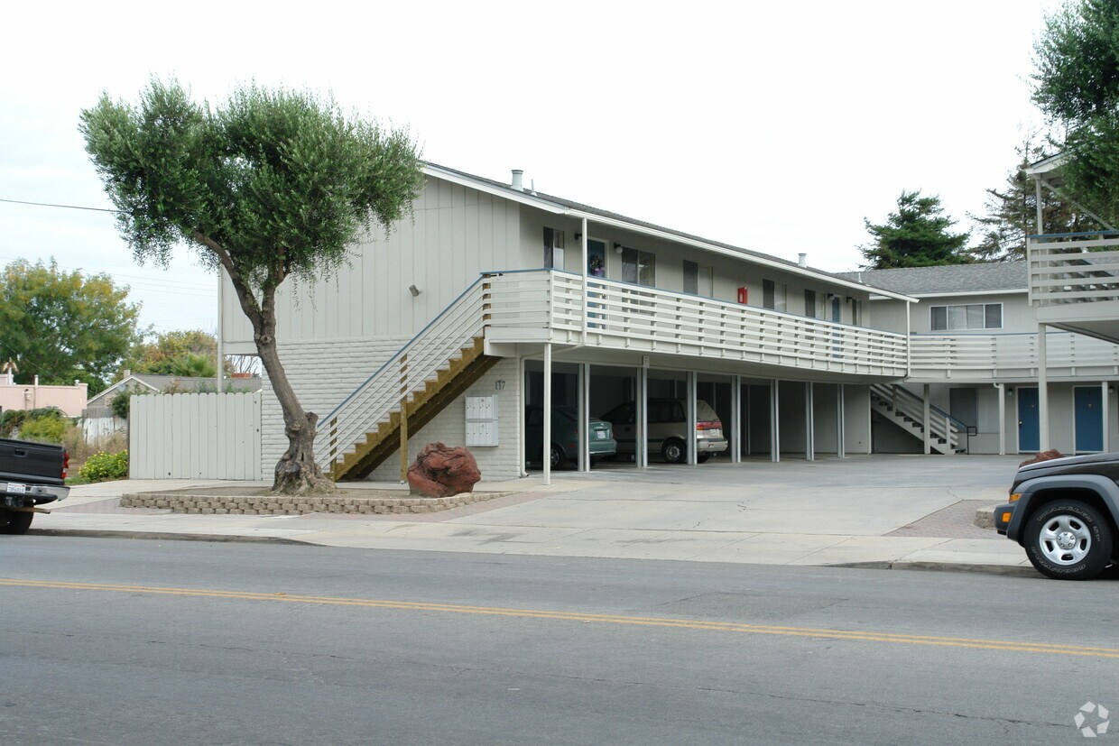 Foto del edificio - 117 E Romie Ln