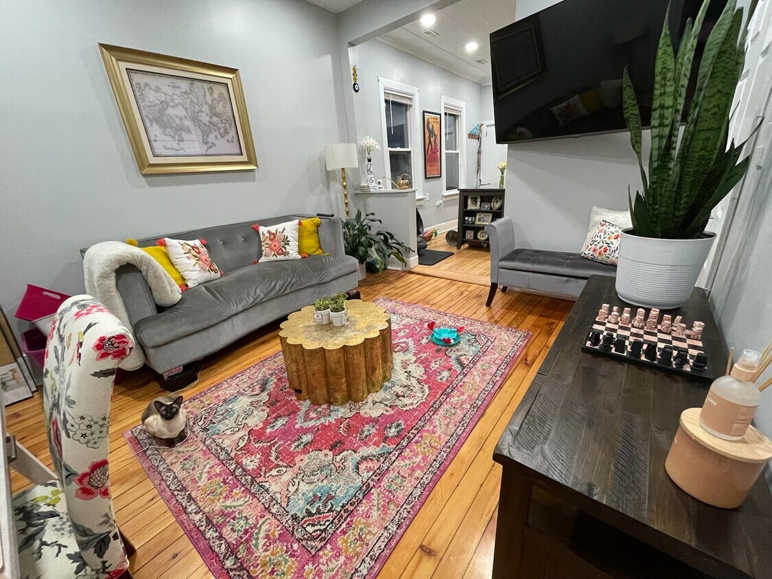 Foto principal - 2236 W Belden Ave