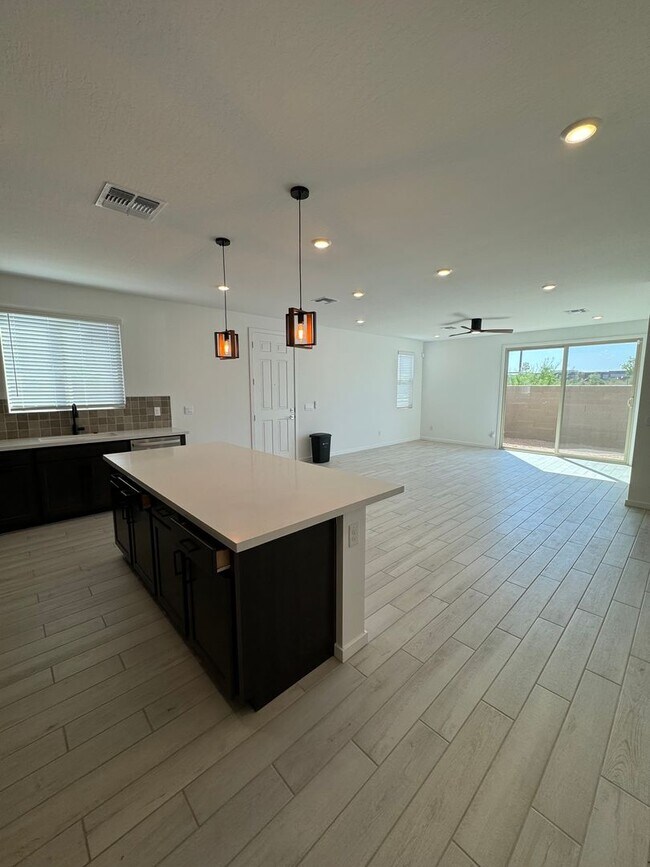 Foto del edificio - BRAND NEW HOME IN PHOENIX