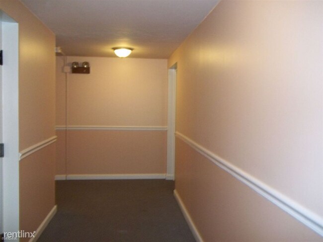 Building Photo - 1 br, 1 bath  - 353 Main St