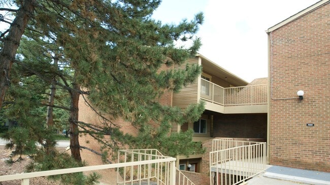 Building Photo - 3009 Madison Ave