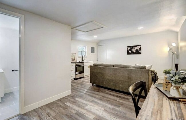 Foto del edificio - Beautiful Studio Near Downtown Denver – Mo...