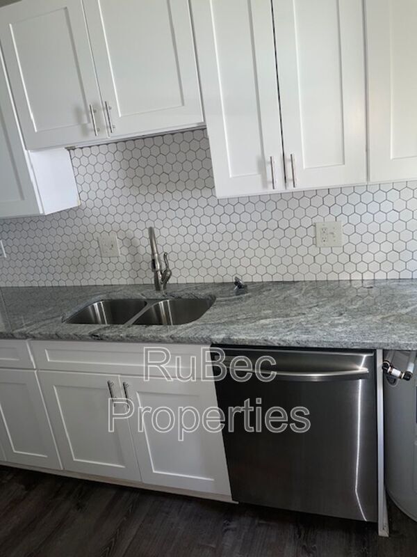 Foto del edificio - 1025 Holland Ave