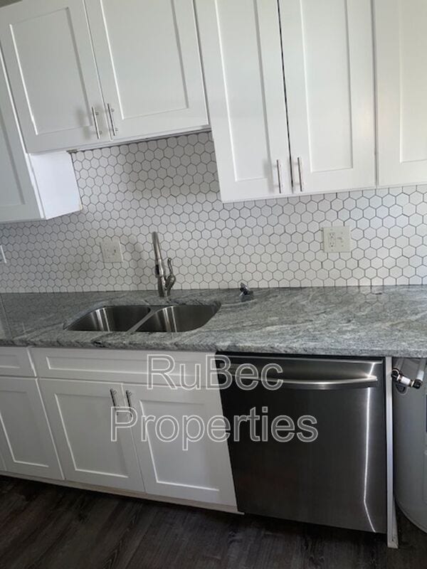 Photo - 1025 Holland Ave Apartment