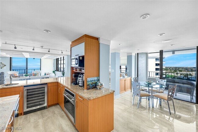 Foto del edificio - 280 S Collier Blvd