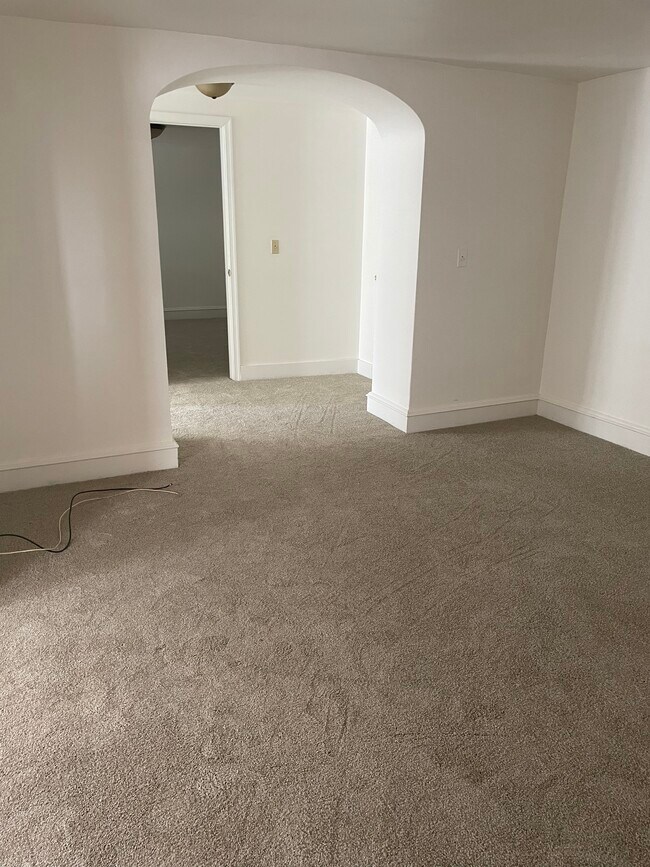 Sala de estar - 2443 Yellow Springs Rd