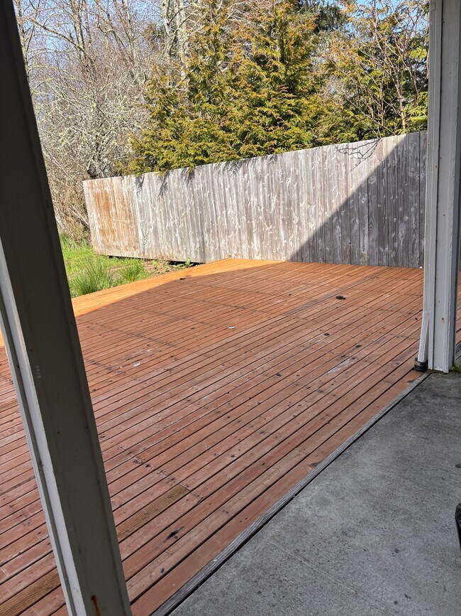 Foto del edificio - 657 N Main Ave