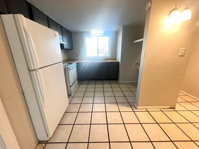 Foto del edificio - 4226 Loomis Ave