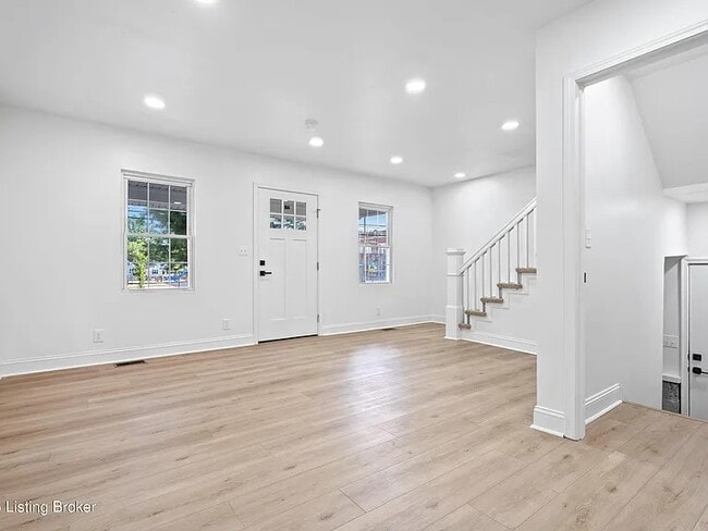 Building Photo - 551 Denmark St